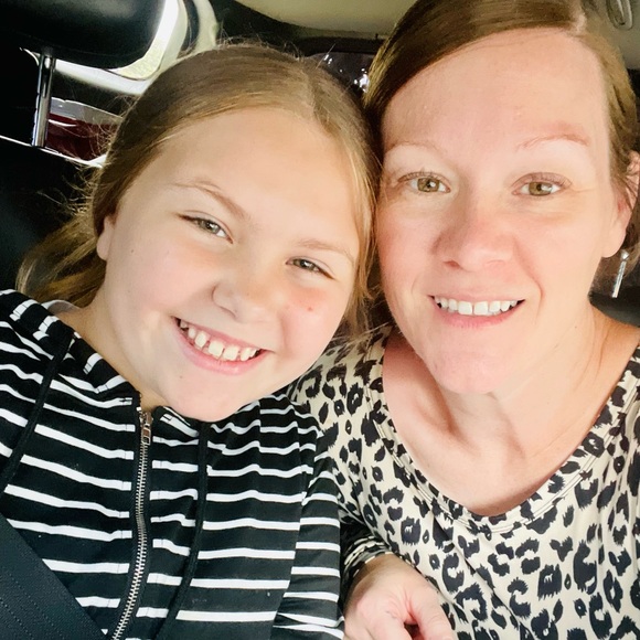 Meet your Posher, Valerie - Picture 3 of 4